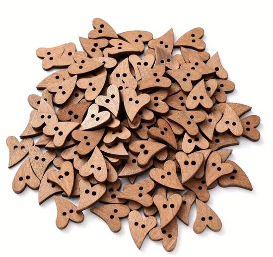 Medinės Širdutės sagos, 22 mm, 2 skylutės